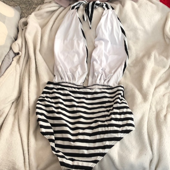 Sexy Open Back Highwaisted One Piece - Picture 2 of 4